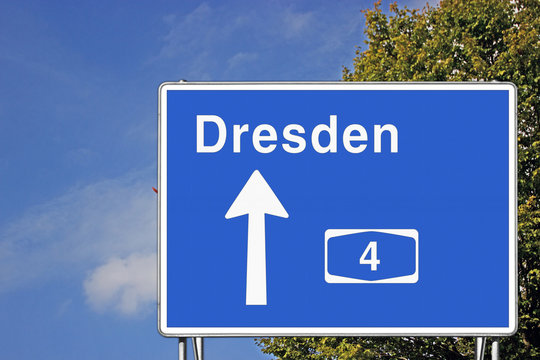 Wegweiser auf A4 in Richtung Dresden