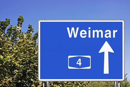 Wegweiser auf A4 in Richtung Weimar