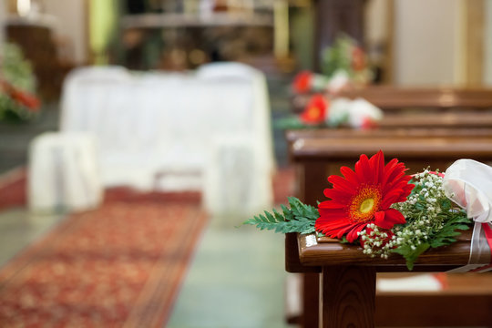 flower wedding decoration church