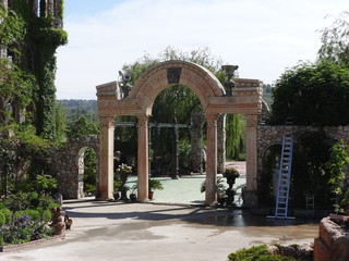 Fototapeta na wymiar Arch Garden Entrance