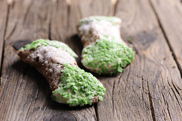 Traditional Cannoli