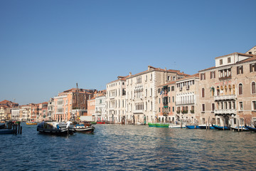 Circulation maritime sur le grand canal