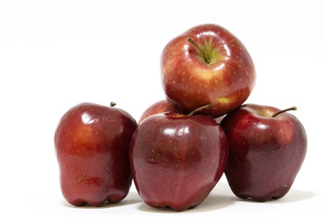 Fototapeta na wymiar closeup apple fruit with water drop on white background