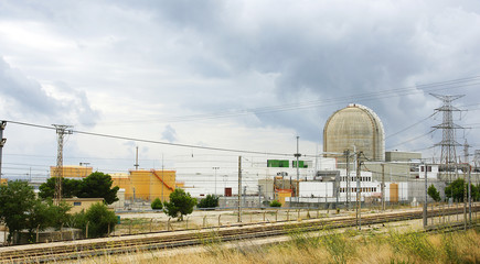 Fototapeta na wymiar Central nuclear en Vandellós, Tarragona