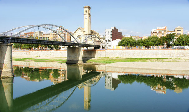 Puente sobre el río Ebro en Tortosa, Tarragona