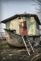 Relitto di casa galleggiante