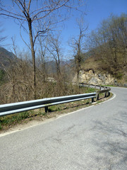 Stra&szlig;e zwischen Gargano und Iseosee