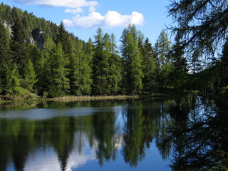 Fototapeta na wymiar Mountain lake