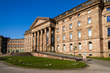 Schloß Wilhelmshöhe - Hauptgebäude mit Säulen