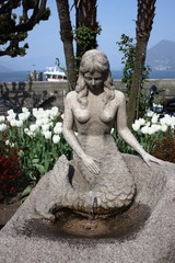 Es ist Frühling die Meerjungfrau von Stresa am Lago Maggiore