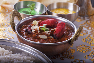 indisches Chicken Curry in einem Topf