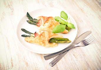 green asparagus baked in puff pastry