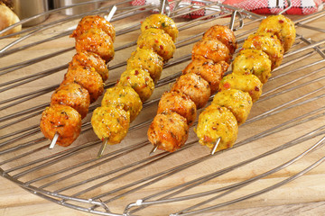 brochettes de boulettes de viande 24042015