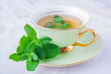 tea with fresh mint leaves