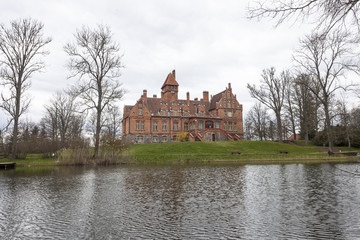 Jaunmokas Castle