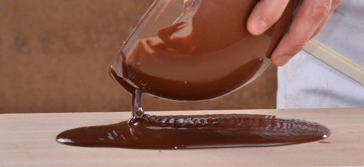 cocinando con chocolate.