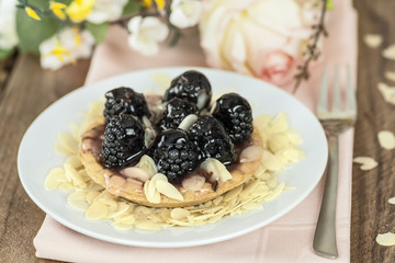 Tartelettes mit Brombeeren