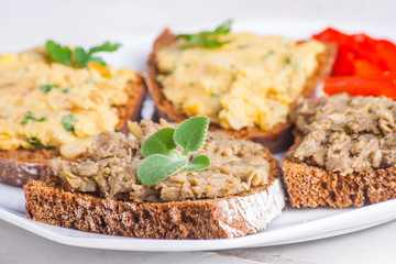 lentil and chickpeas paste for bread