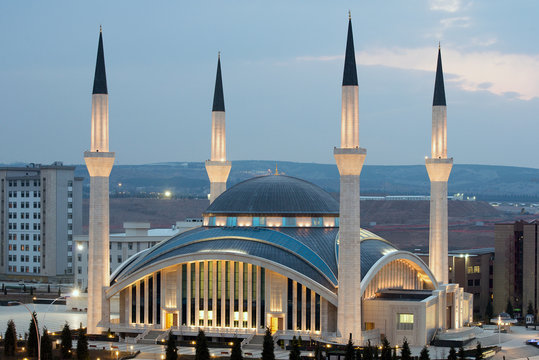 Ahmet Hamdi Akseki Camii