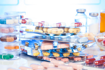 pile of many different pills