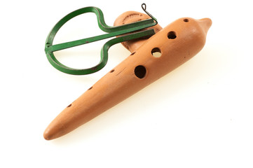 musical instruments such as the Sicilian jew's harps