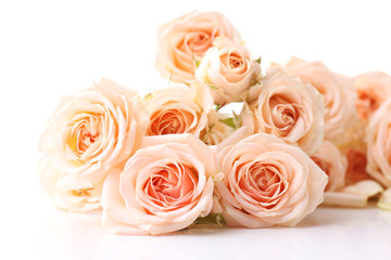 Fototapeta na wymiar Bouquet of beautiful fresh roses isolated on white