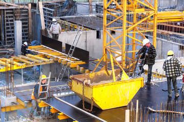 Bauarbeiter auf Baustelle