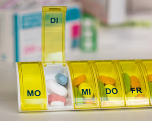 Anabox - Tablettenbox -Tabletten - Medikamente - Dosierer