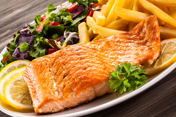 Fried salmon and vegetables