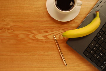 Breakfast at the Desk - Flexible Working Awareness for Parents © blackhilldesign