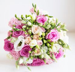 Wedding fower bouquet with pink roses