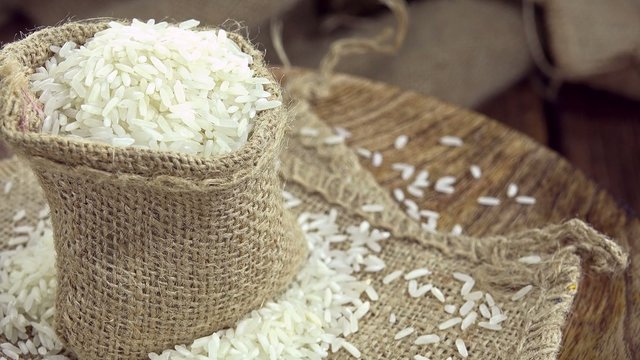 Heap of Rice (not loopable 4K UHD footage)