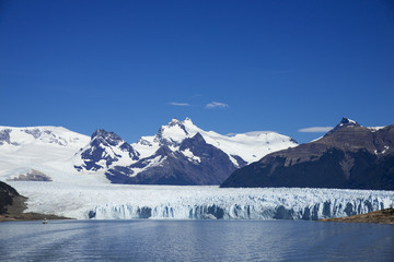 Fototapeta na wymiar パタゴニアのペリト・モレノ氷河