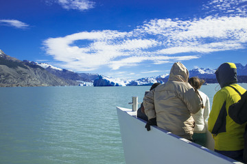 パタゴニアのアルヘンティーノ湖ノルテ水道