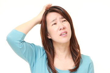 動揺する女性