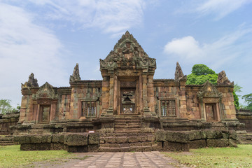 Fototapeta na wymiar the archways of Mueang Tam Stone Castle