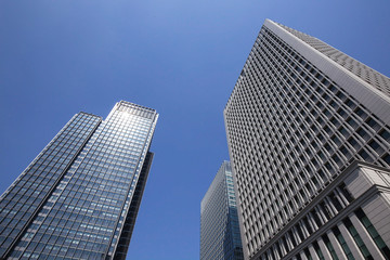 東京丸の内の高層ビル