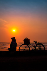 Obraz premium life of fishermen in sunrise on the beach, vietnam