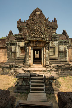 Banteay Samre door