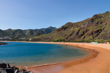 Fototapeta na wymiar beach Las Teresitas, Tenerife, Spain