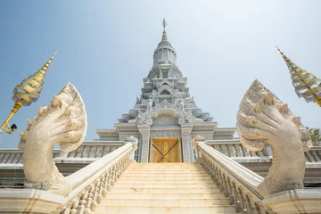  Oudong, stupa that contains relics of Buddha, stairs to golden d © newet