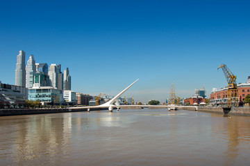 Fototapeta premium Puerto Madero, Most Kobiety Buenos Aires