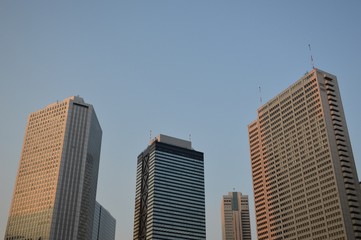 Fototapeta na wymiar Bankenviertel mit Bürogebäuden - Tokio, Japan