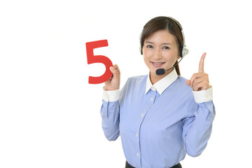 数字を持つ女性