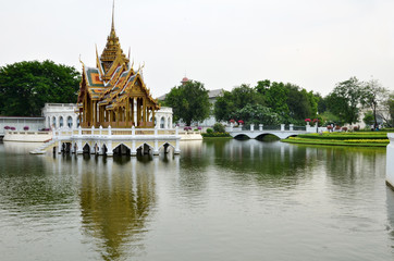 Fototapeta na wymiar Bang Pa-In Palace in Ayutthaya