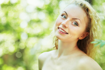 Naklejka premium outdoor portrait of a beautiful woman