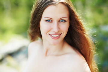 Naklejka premium outdoor portrait of a beautiful woman