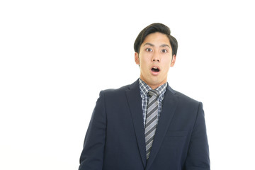 驚く男性