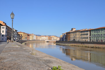 Fototapeta na wymiar Arno river bank in Pisa