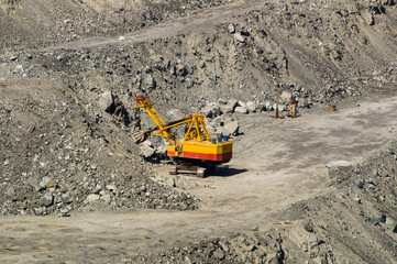 карьер по добыче полезных ископаемых асбеста